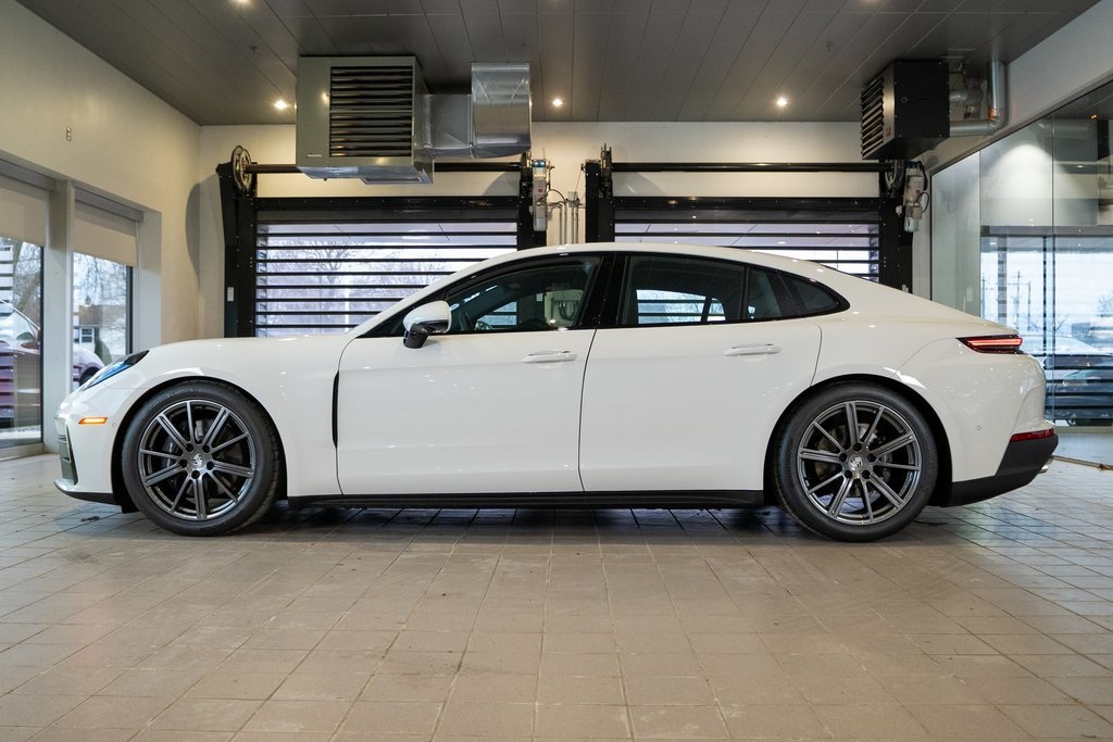 2026 Porsche Panamera 4 Image 8 of 43