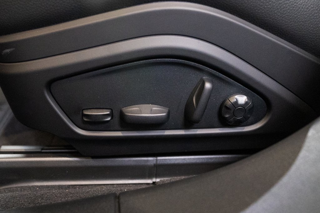 2026 Porsche Panamera 4 Image 34 of 43