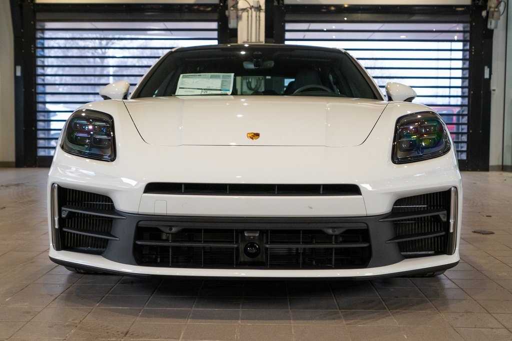 2026 Porsche Panamera 4 Image 2 of 43