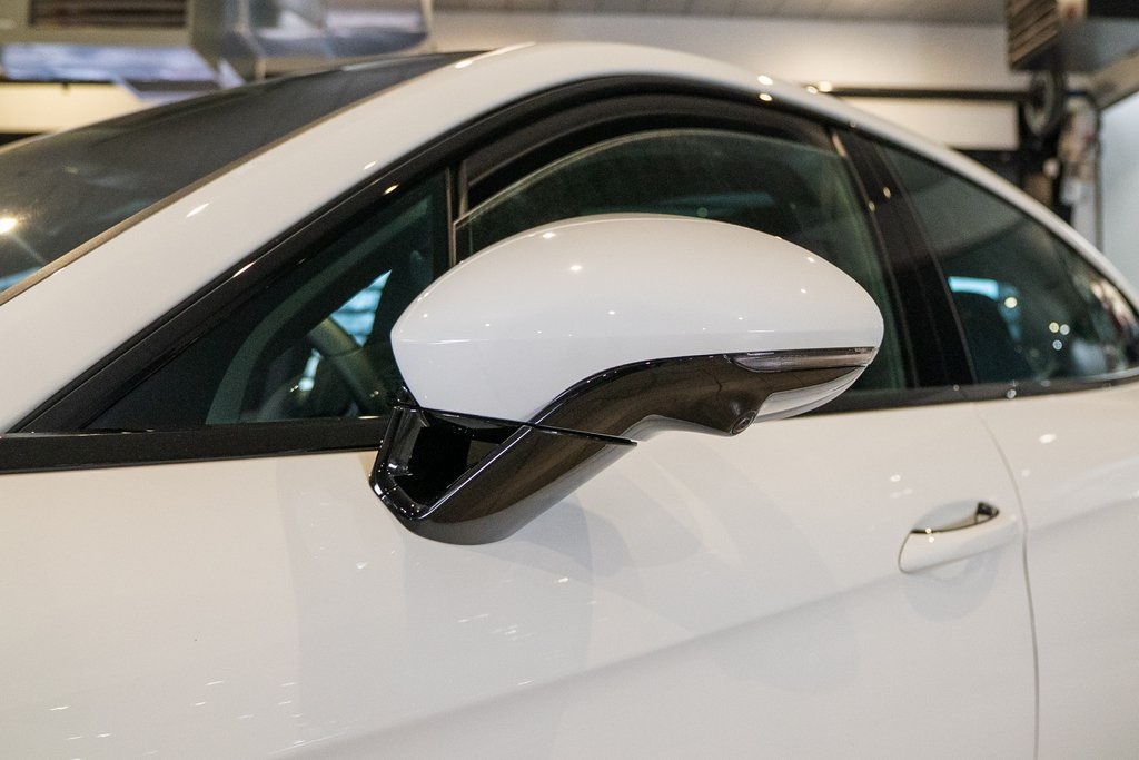 2026 Porsche Panamera 4 Image 28 of 43