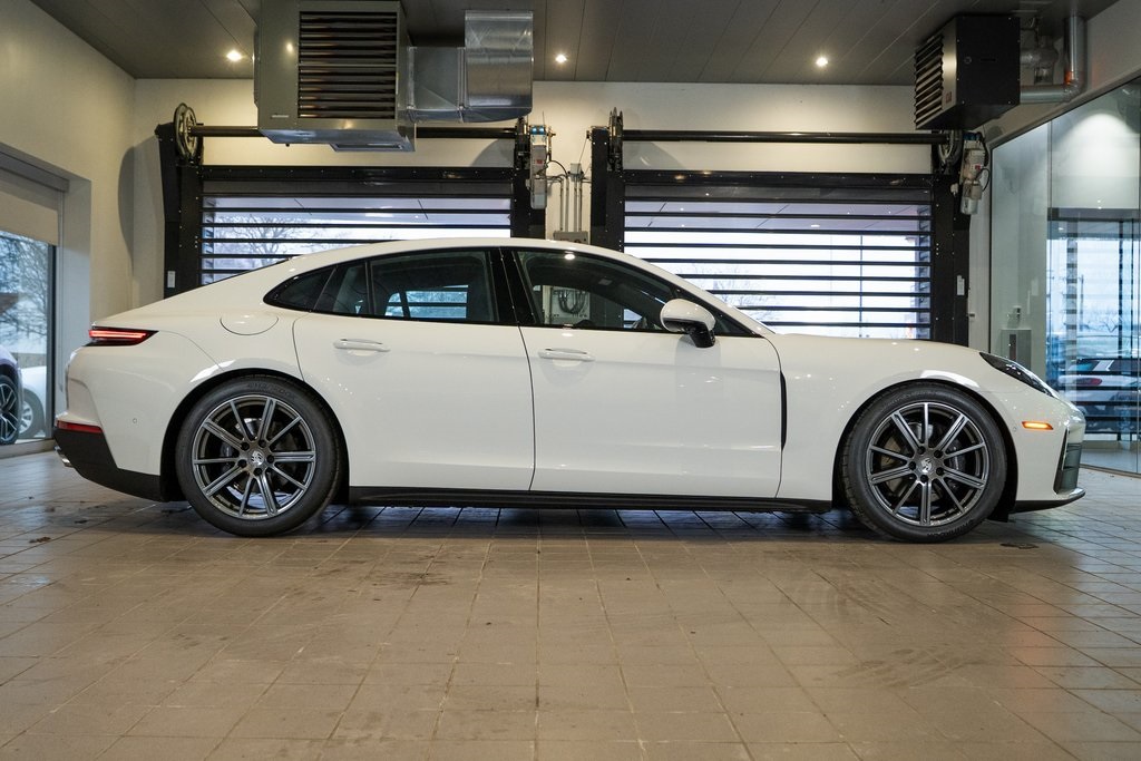 2026 Porsche Panamera 4 Image 4 of 43