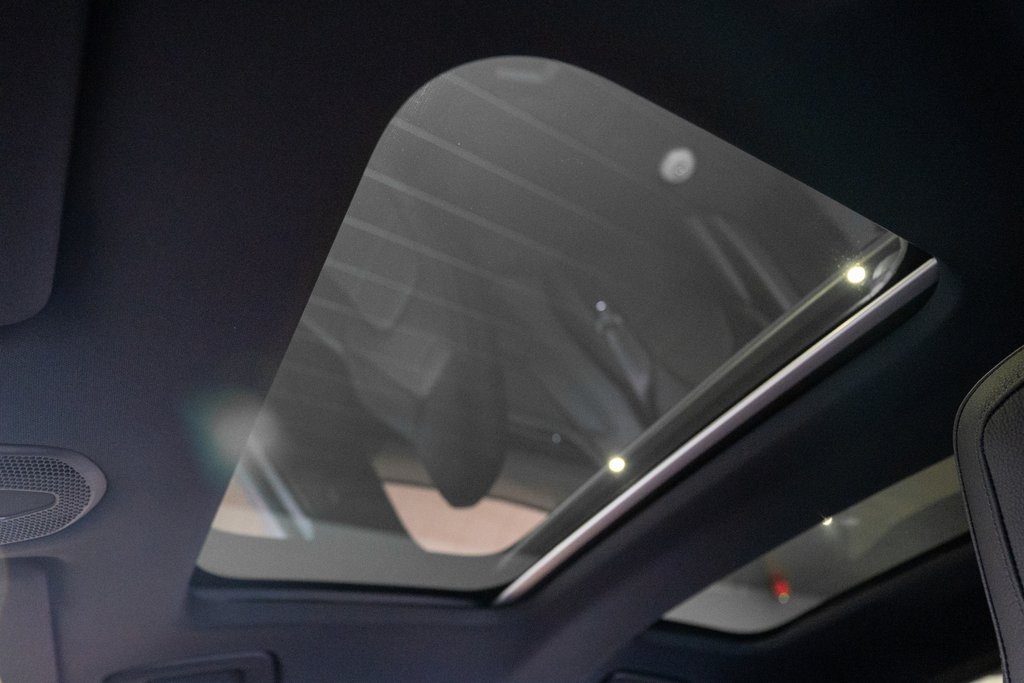 2026 Porsche Panamera 4 Image 39 of 43