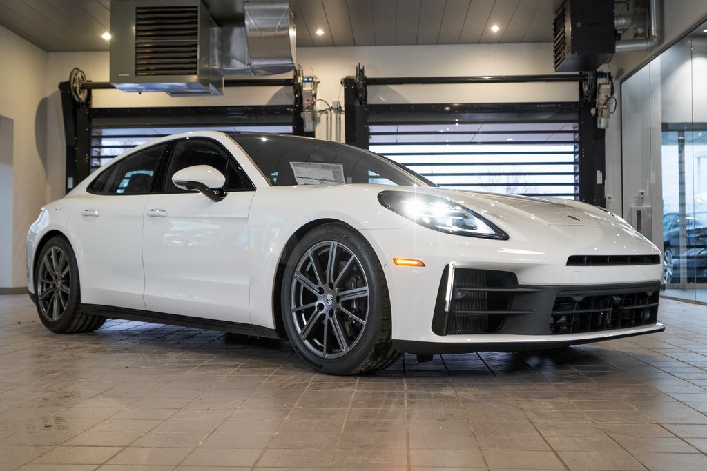 2026 Porsche Panamera 4 Image 3 of 43