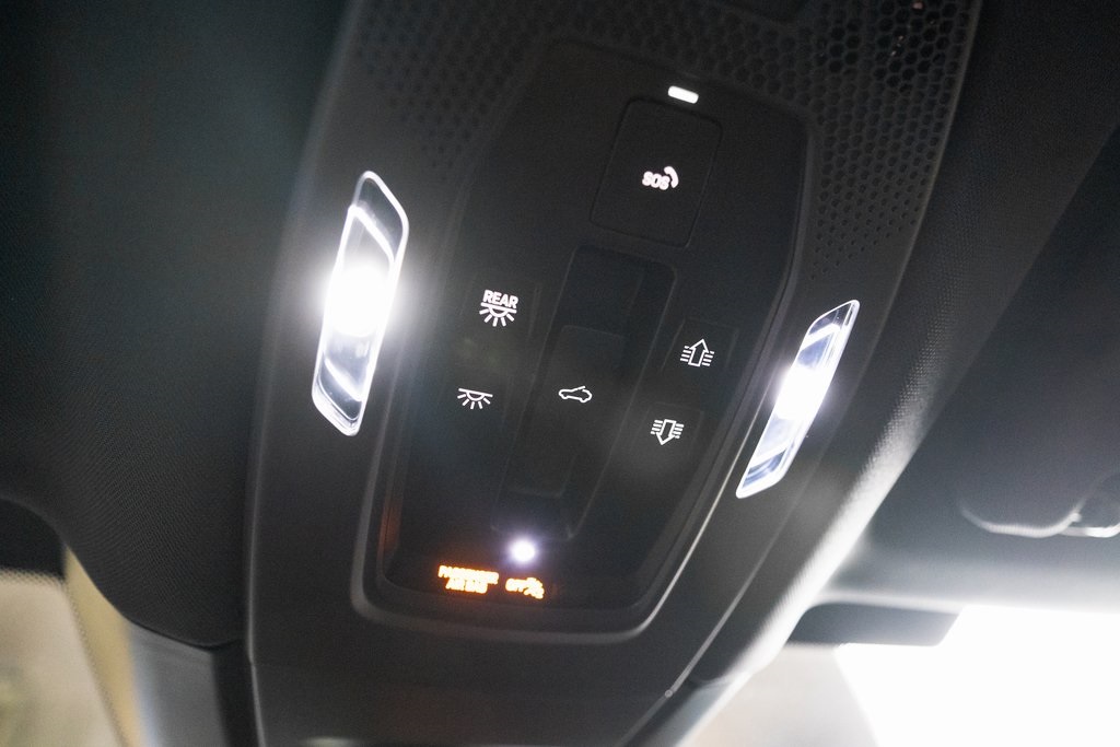 2026 Porsche Panamera 4 Image 41 of 43