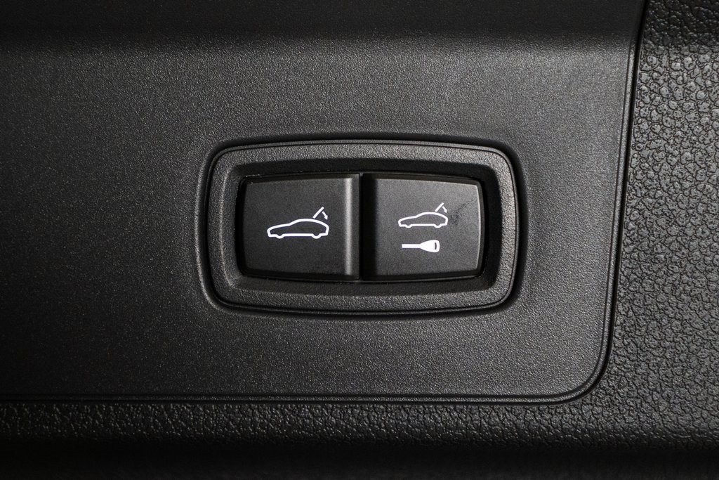 2026 Porsche Panamera 4 Image 33 of 43