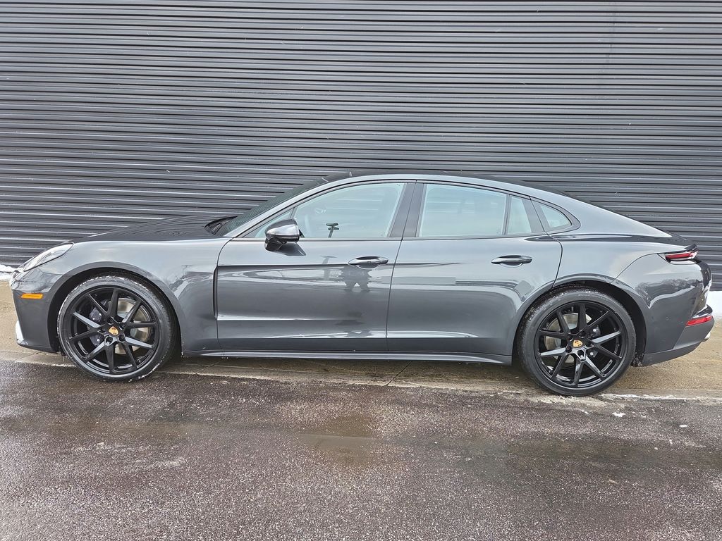 2026 Porsche Panamera 4 Image 3 of 31