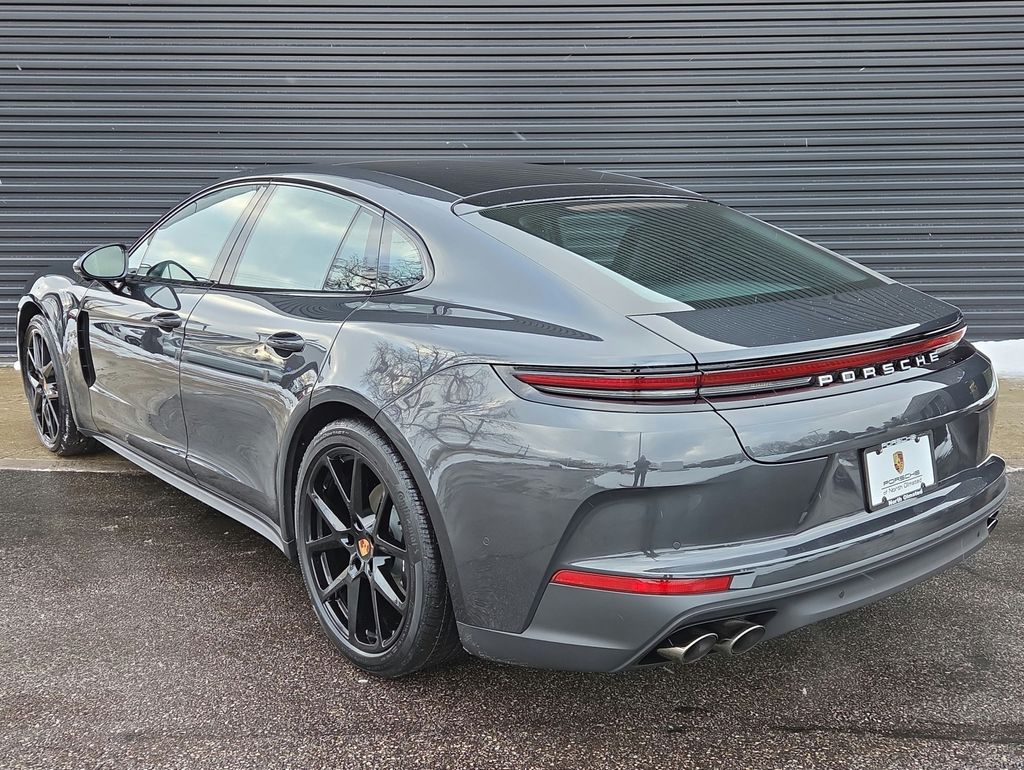 2026 Porsche Panamera 4 Image 2 of 31