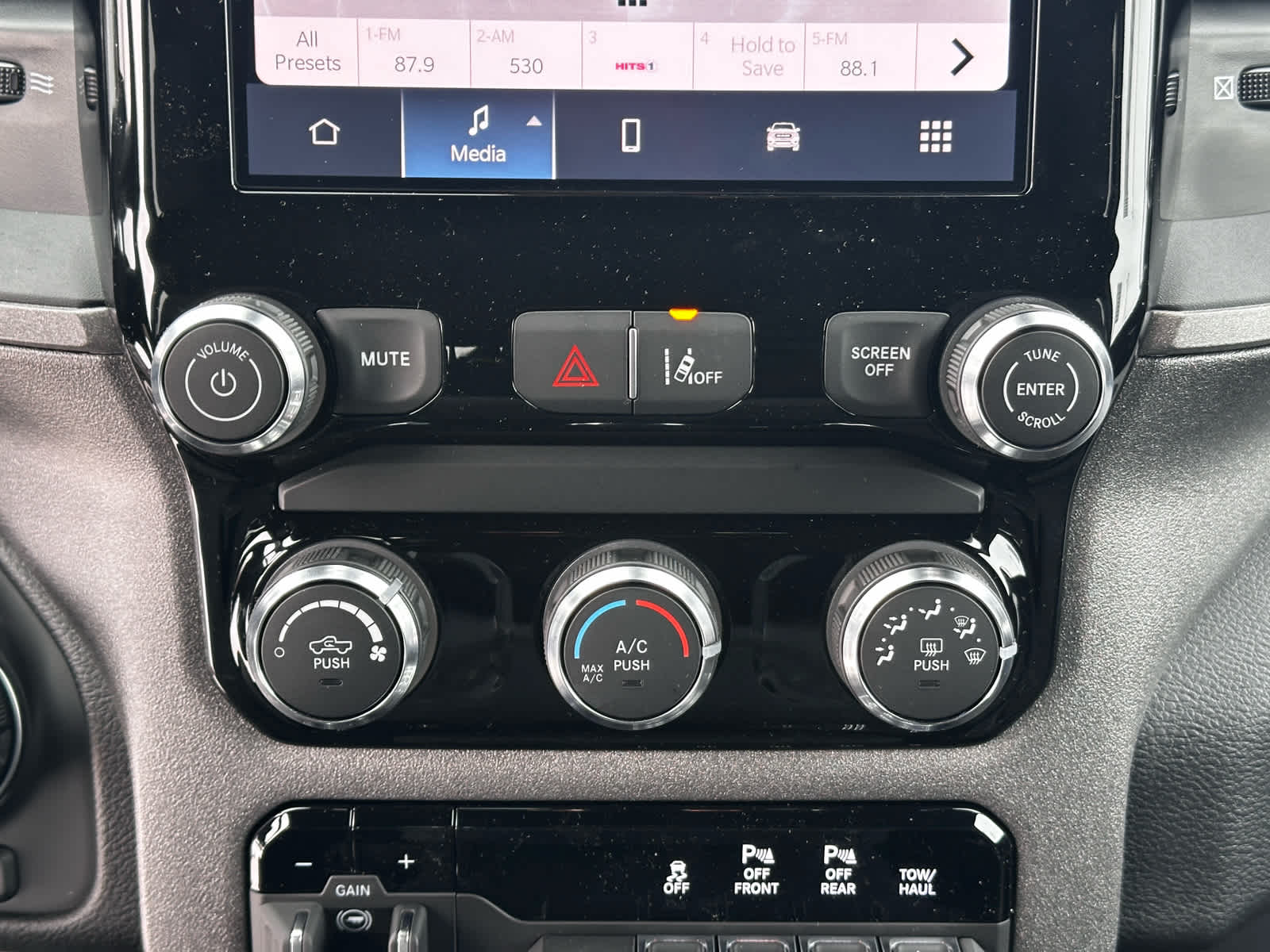 2026 Ram 1500 Tradesman Image 16 of 21