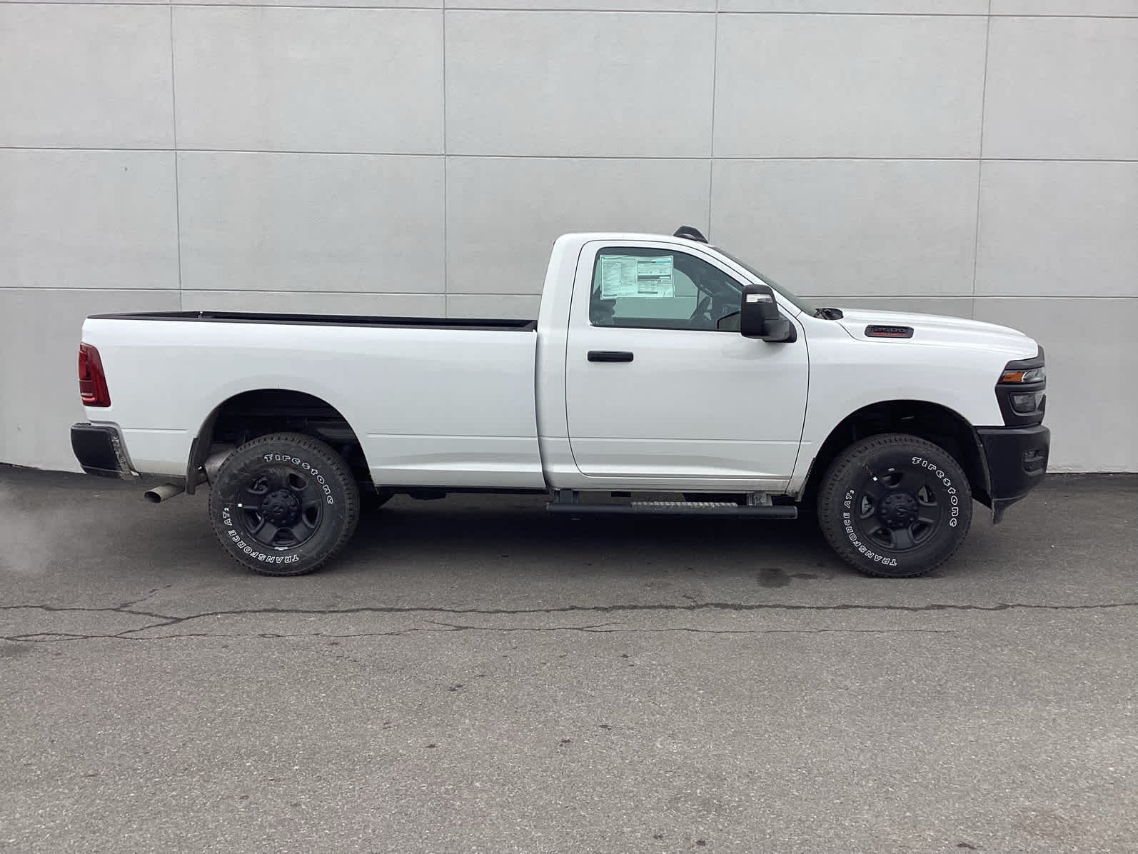 2026 Ram 2500 Tradesman Image 3 of 24