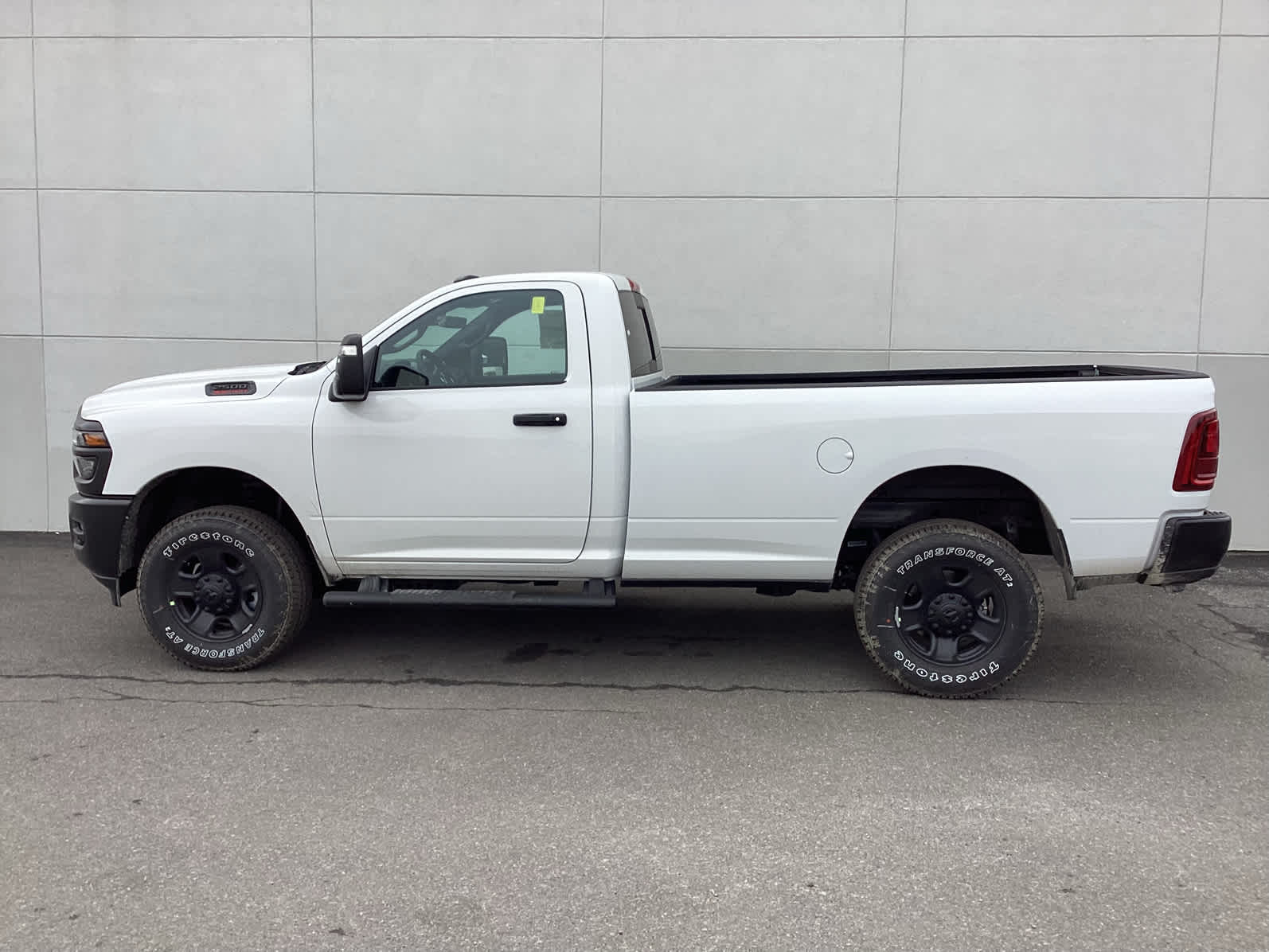 2026 Ram 2500 Tradesman Image 5 of 24