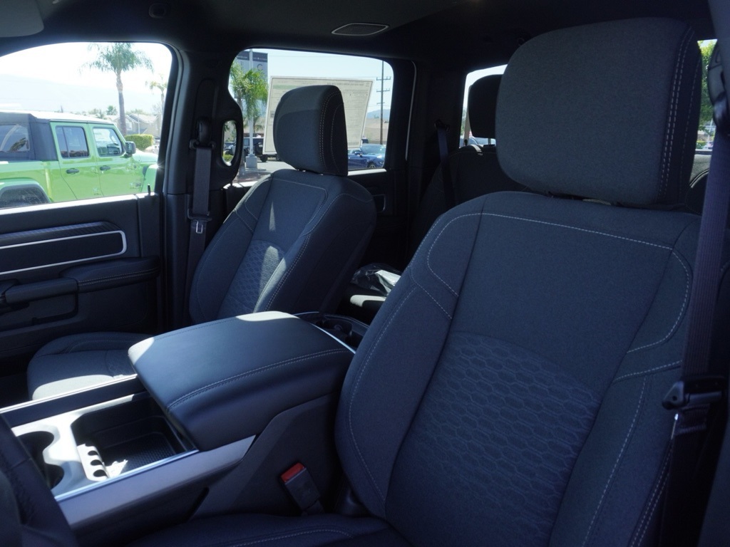 2026 Ram 2500 Big Horn Image 16 of 32