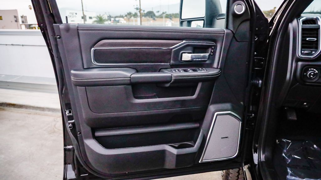 2026 Ram 2500 Laramie Image 16 of 29