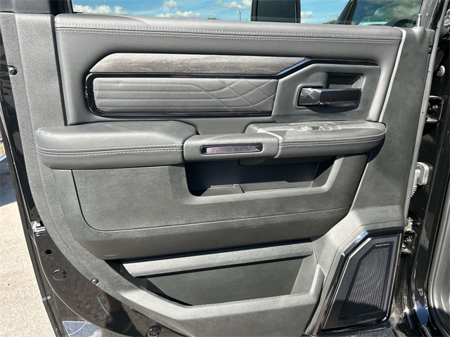 2026 Ram 2500 Limited Image 19 of 34