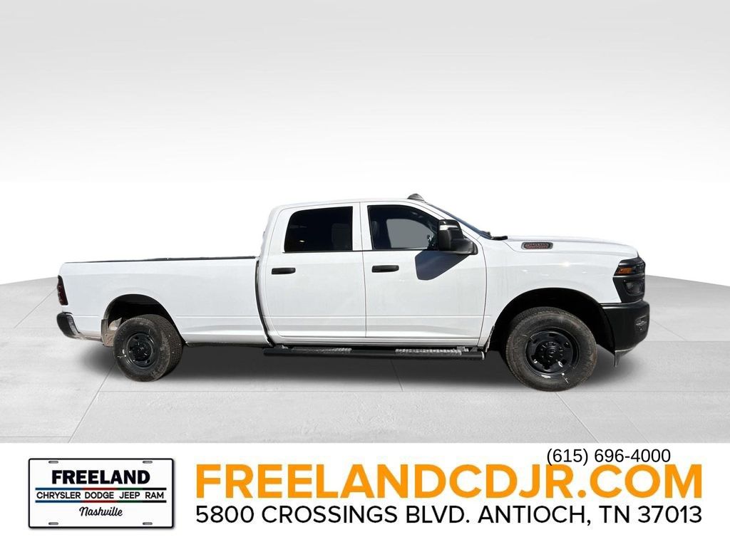 2026 Ram 2500 Tradesman Image 4 of 32