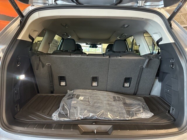 2026 Subaru Ascent Limited Image 9 of 20