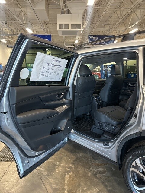 2026 Subaru Ascent Limited Image 19 of 20