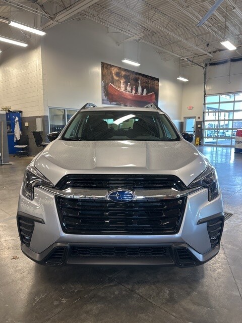 2026 Subaru Ascent Limited Image 2 of 20