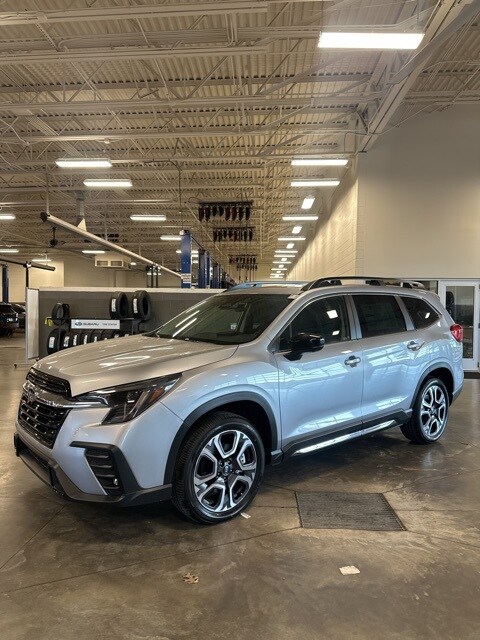 2026 Subaru Ascent Limited Image 1 of 20