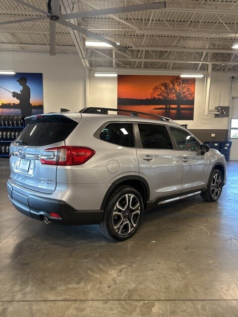 2026 Subaru Ascent Limited Image 5 of 20