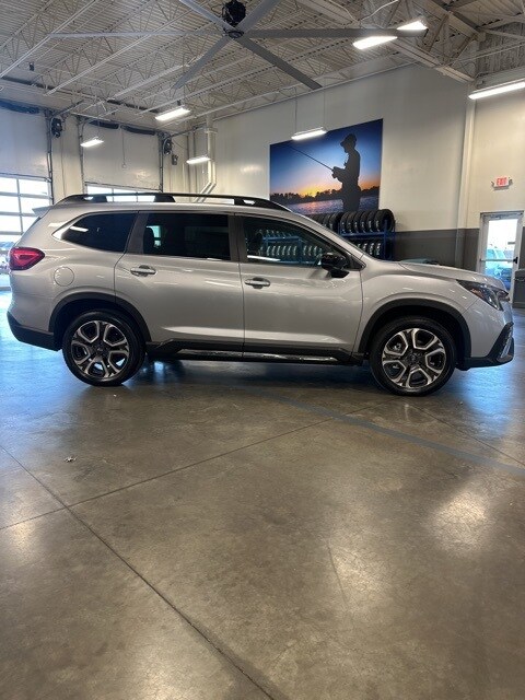 2026 Subaru Ascent Limited Image 4 of 20