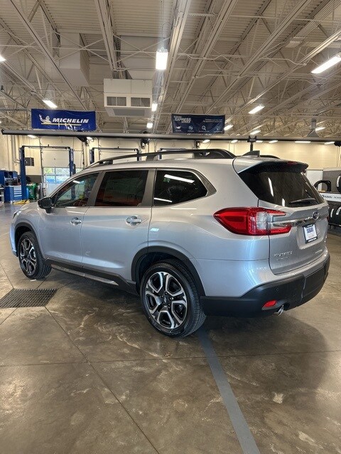 2026 Subaru Ascent Limited Image 6 of 20