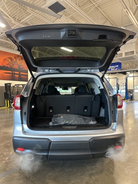 2026 Subaru Ascent Limited Image 18 of 20