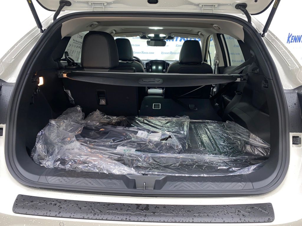 2026 Subaru Crosstrek Limited Hybrid Image 8 of 27