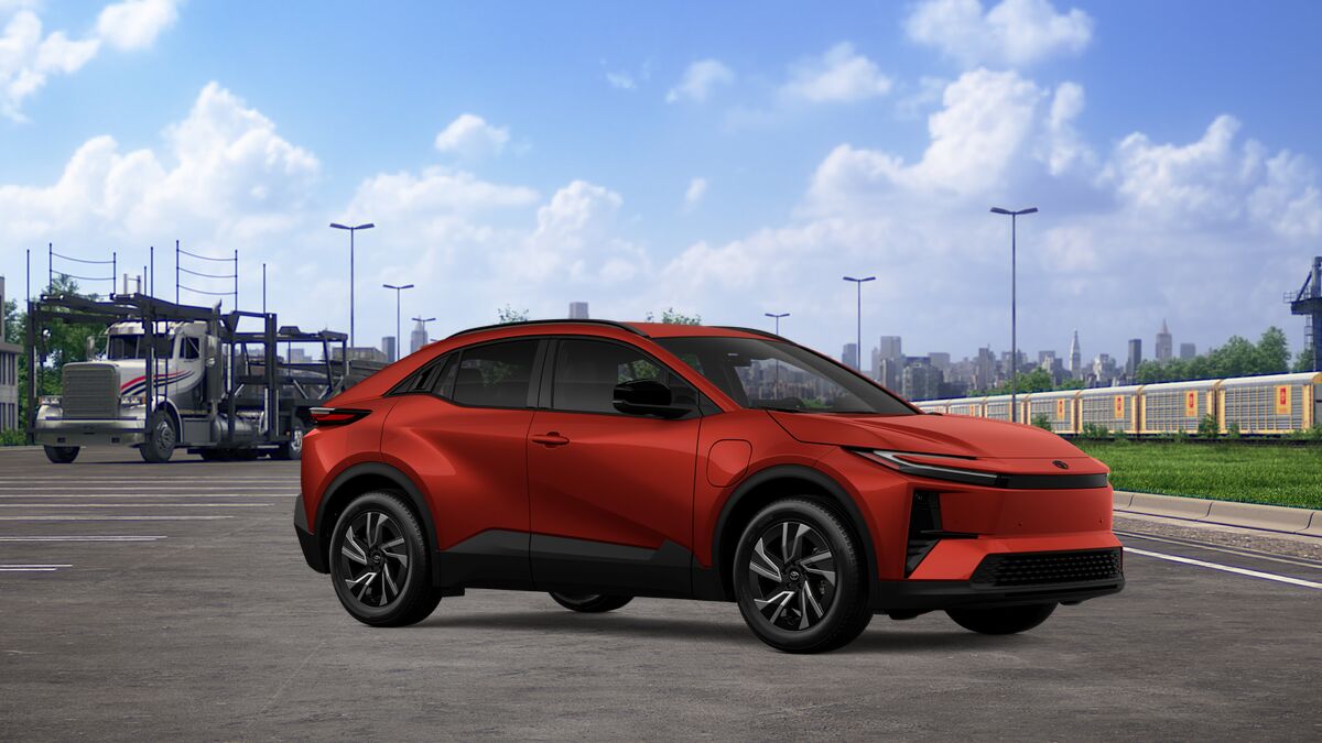 2026 Toyota C-HR SE Image 3 of 22