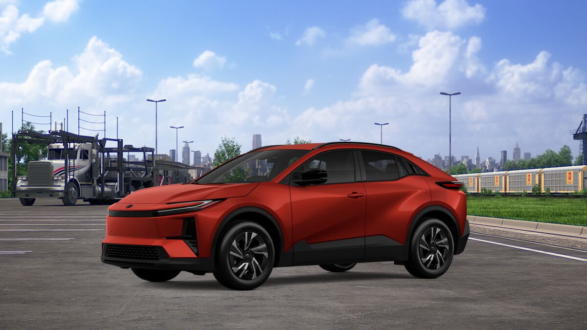 2026 Toyota C-HR SE Image 2 of 22