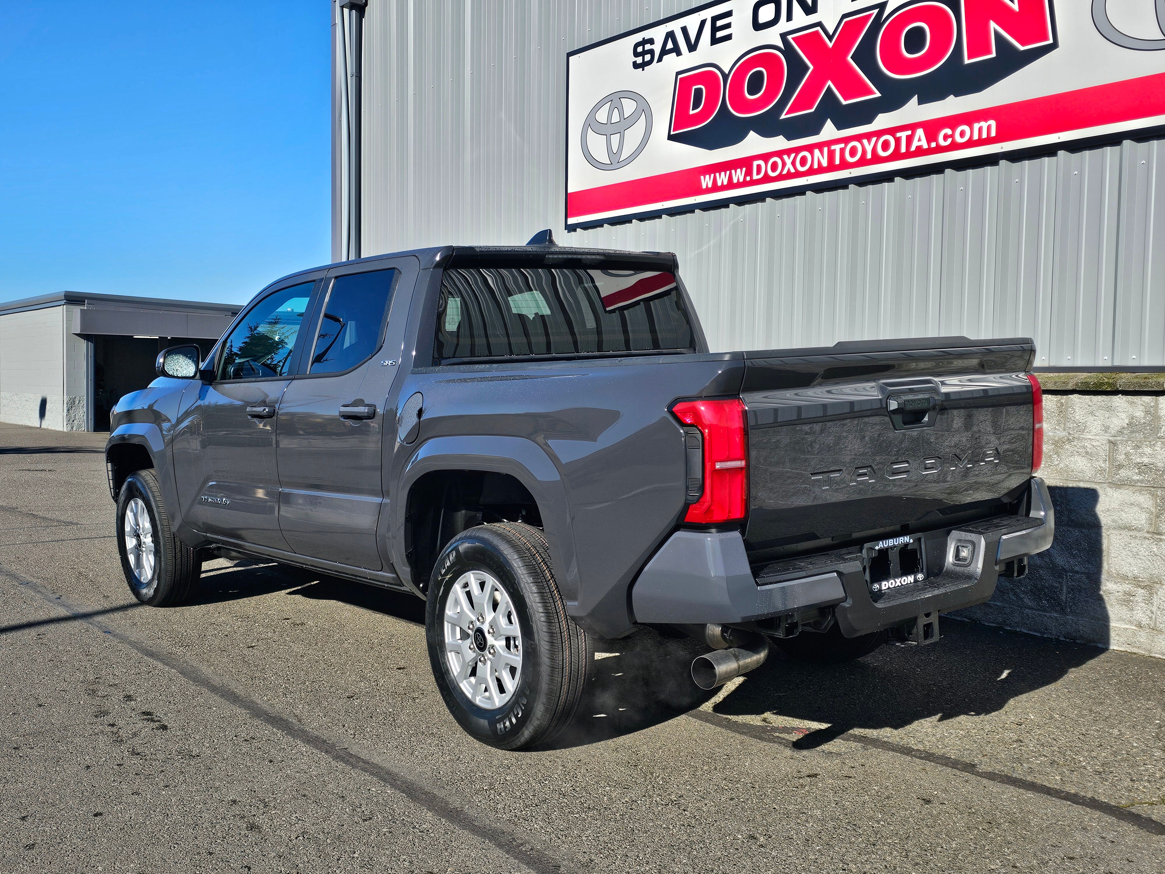 2026 Toyota Tacoma SR5 Image 2 of 21