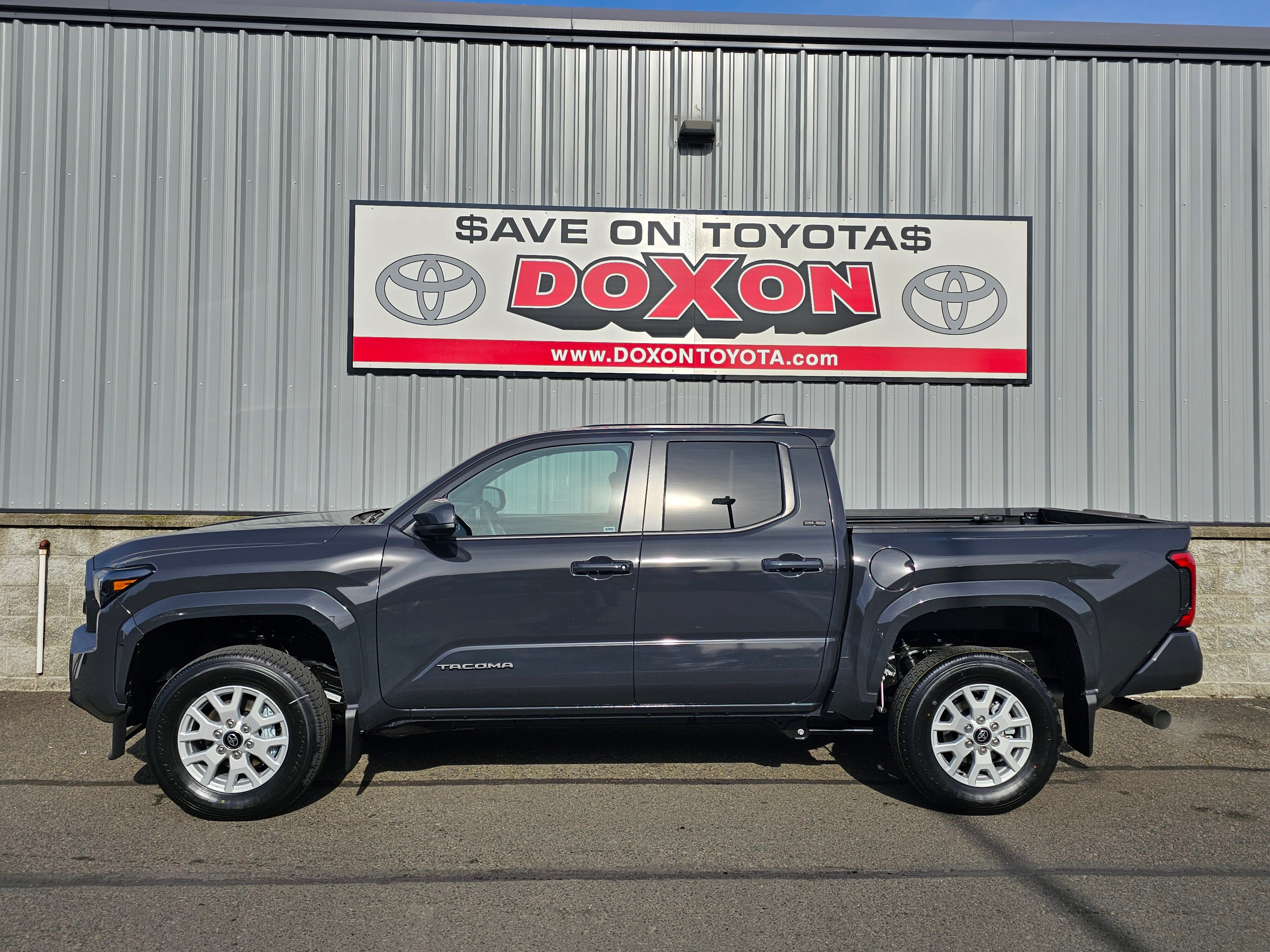 2026 Toyota Tacoma SR5 Image 3 of 21