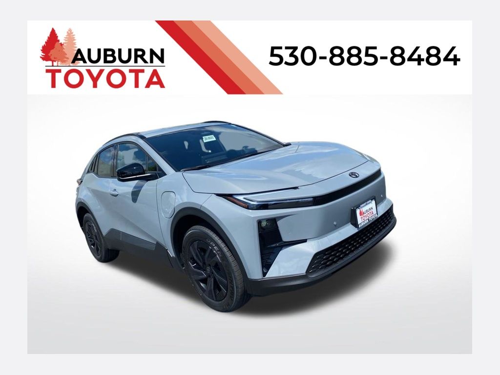 2026 Toyota C-HR SE Image 2 of 36