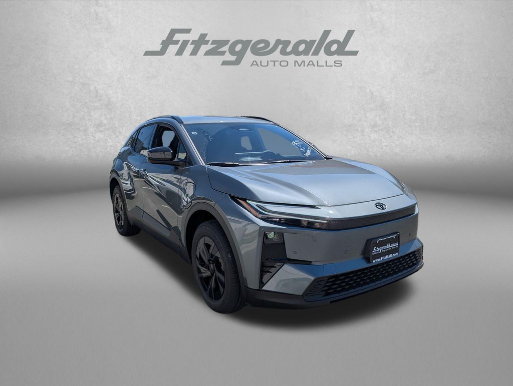 2026 Toyota C-HR SE Image 3 of 28