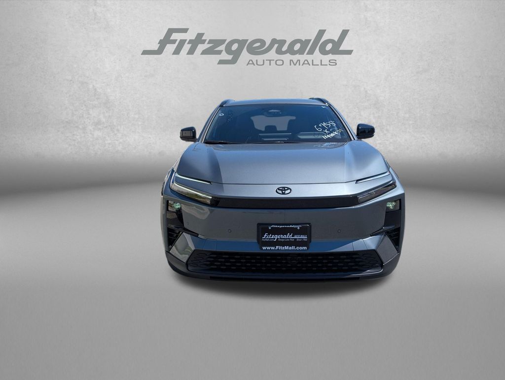 2026 Toyota C-HR SE Image 2 of 28