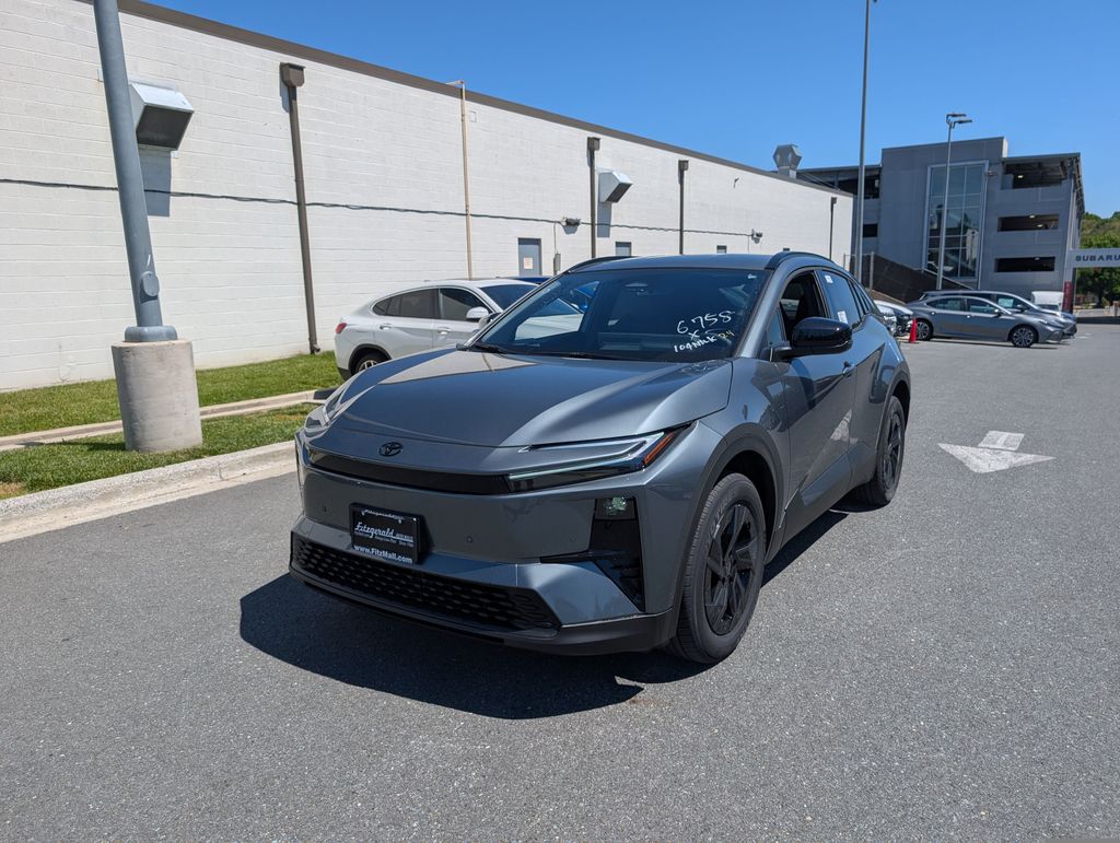 2026 Toyota C-HR SE Image 1 of 28