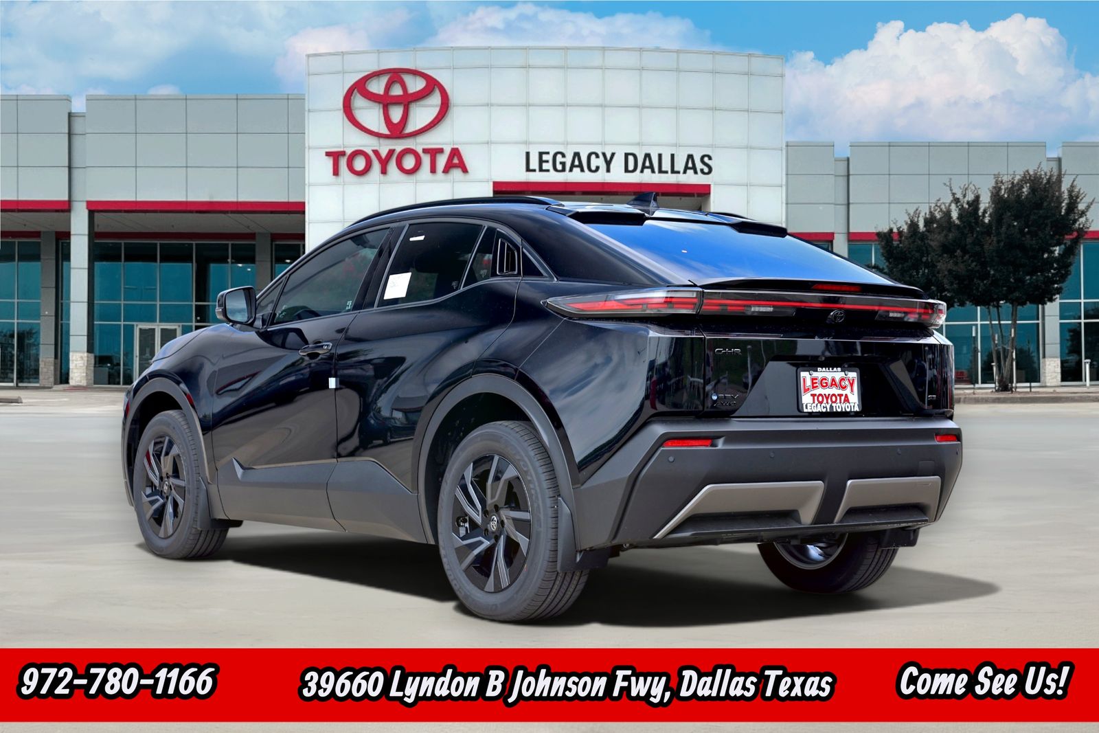 2026 Toyota C-HR SE Image 3 of 31