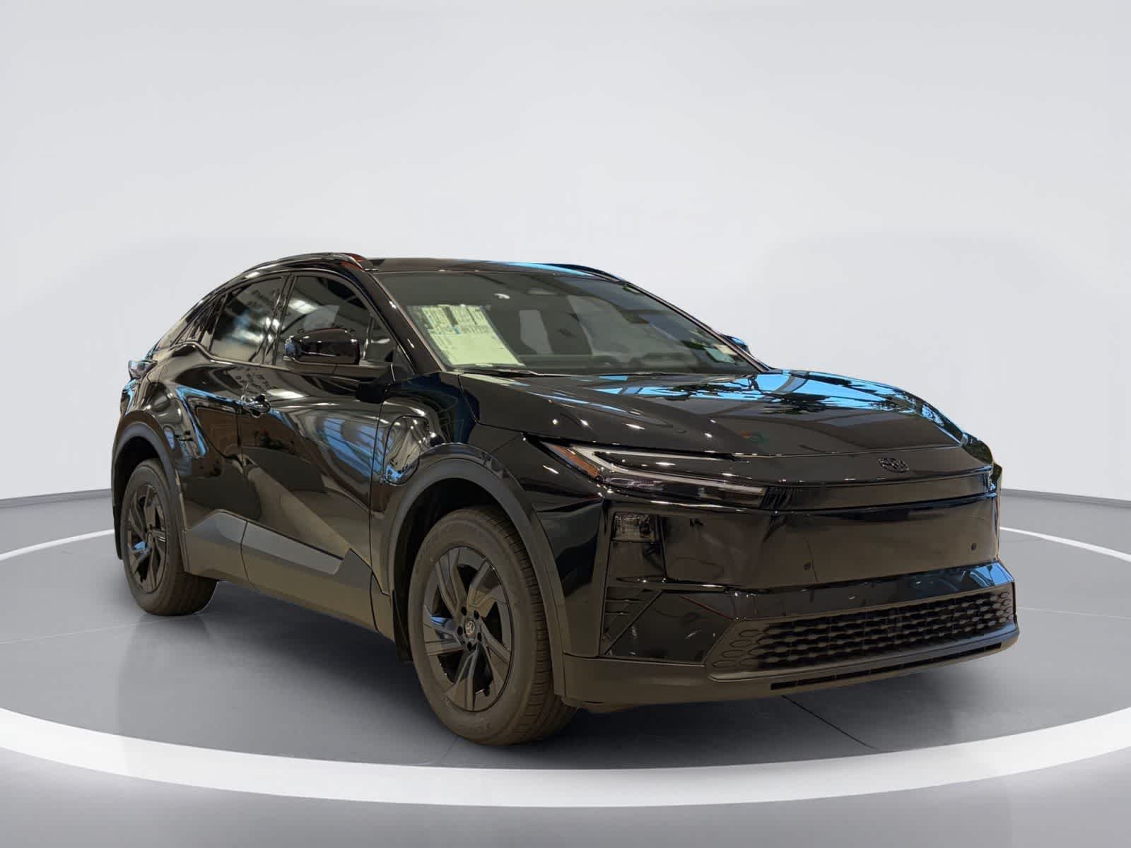 2026 Toyota C-HR SE Image 2 of 27