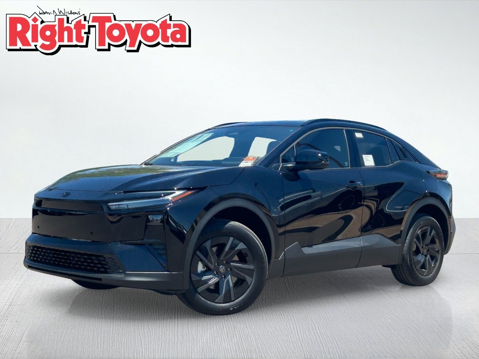 2026 Toyota C-HR SE Image 1 of 33