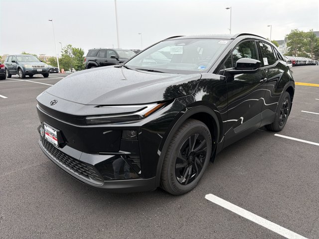 2026 Toyota C-HR SE Image 1 of 24