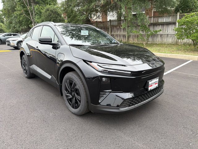 2026 Toyota C-HR SE Image 3 of 24