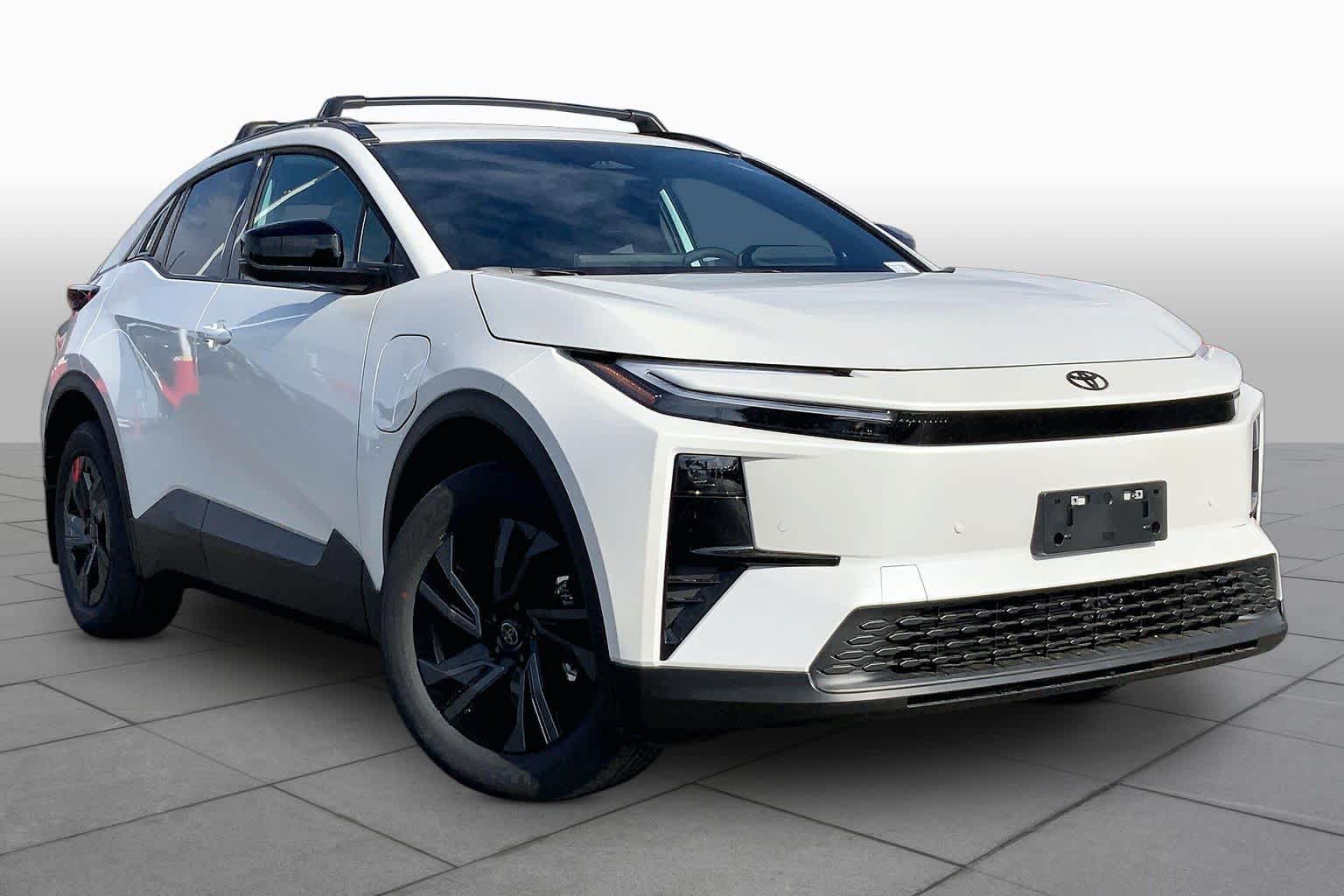 2026 Toyota C-HR SE Image 3 of 22