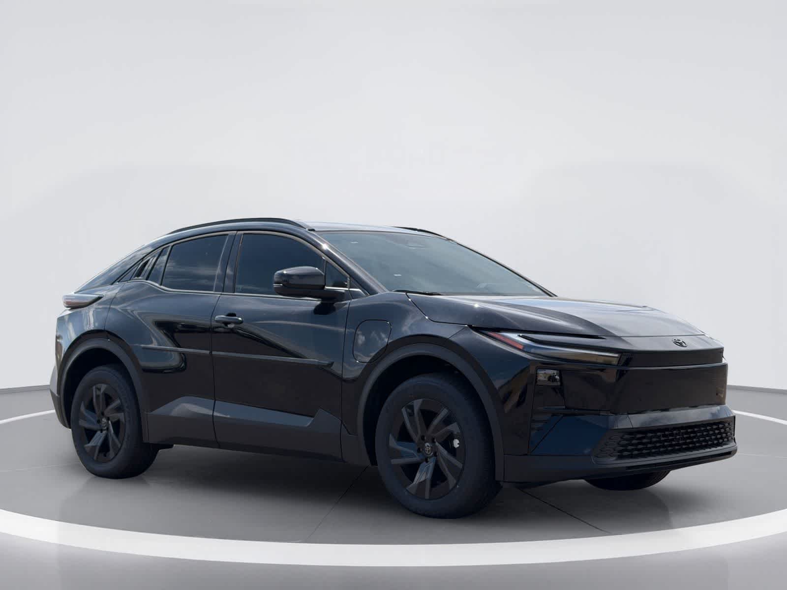 2026 Toyota C-HR SE Image 2 of 34