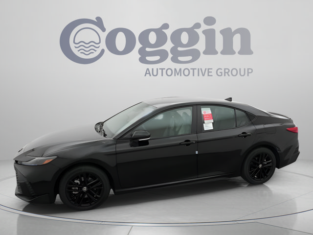 2026 Toyota Camry SE Image 2 of 32