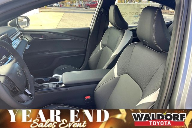 2026 Toyota Camry SE Image 7 of 19