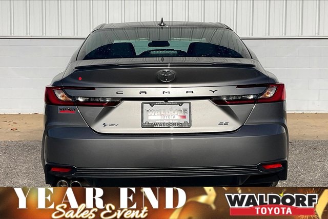 2026 Toyota Camry SE Image 3 of 19