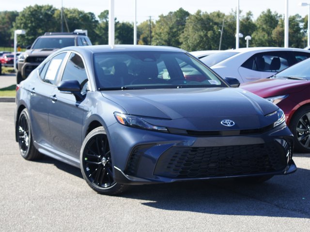 2026 Toyota Camry SE Image 3 of 27