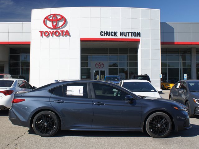 2026 Toyota Camry SE Image 4 of 27