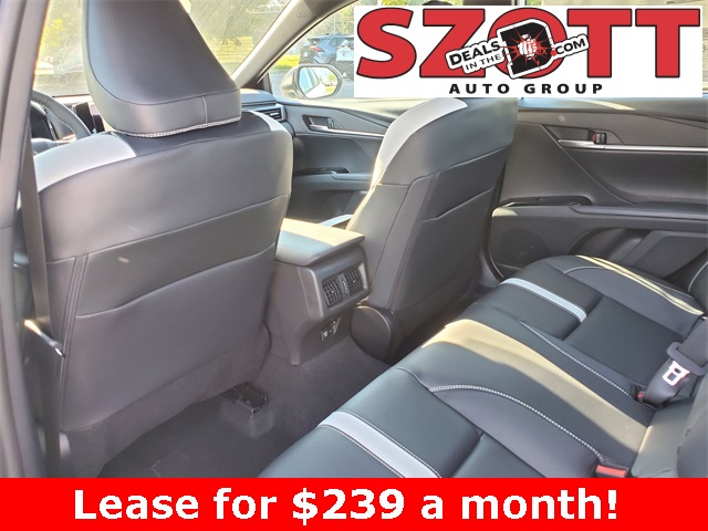 2026 Toyota Camry SE Image 9 of 33