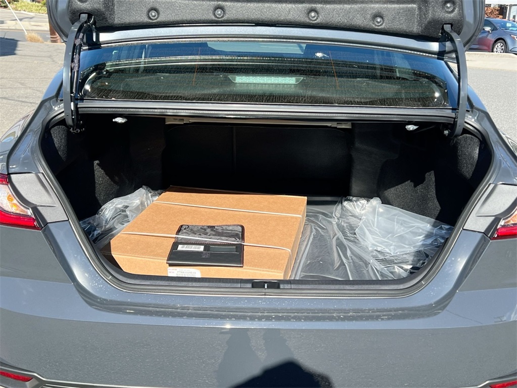 2026 Toyota Camry SE Image 10 of 30