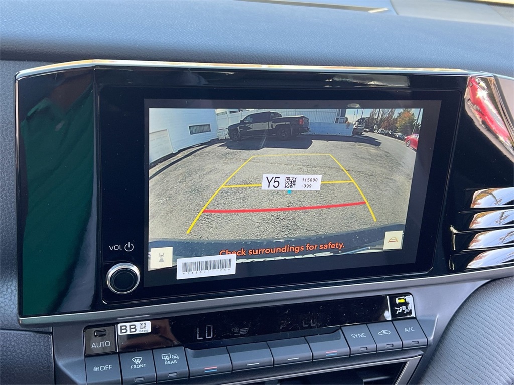 2026 Toyota Camry SE Image 19 of 30